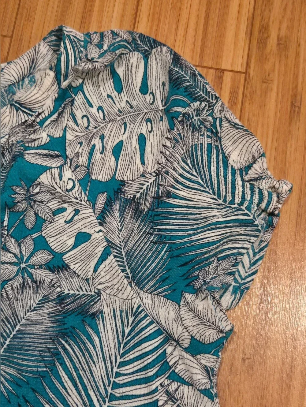 Laura Scott Women's Teal Tropical Print Short Sleeve Top
